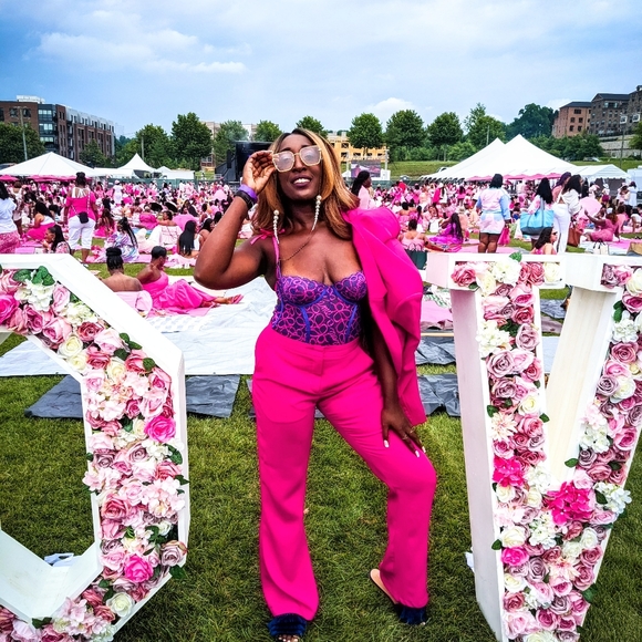 Meet your Posher, Charisse - Picture 2 of 4